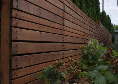 horizontal fence slates close up of fence installation